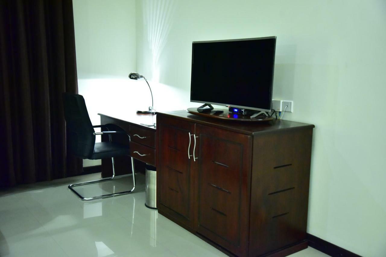 Hotel Blue Sapphire Dar es Salaam Eksteriør billede